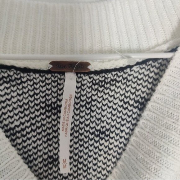 Free People Easy Street White Black Knit Vest NWOT- M - Picture 5 of 9